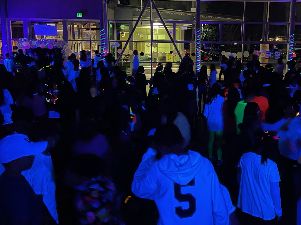 Glow-in-the-Dark Dance Party Introduces Students to Consent – Syracuse  University News